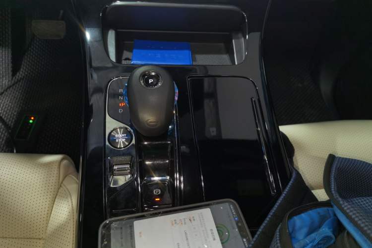 Used GAC Trumpchi M8 2023 Zongshi Series Dual-Motor YuZun Edition Gear Lever