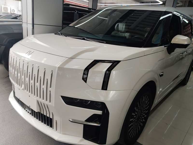 Used Zeekr 009 2022 WE Edition — 1