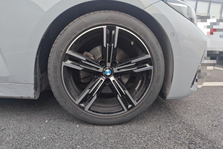 Used BMW 4 Series 2024 425i M Sport Package Right Front Wheel Hub