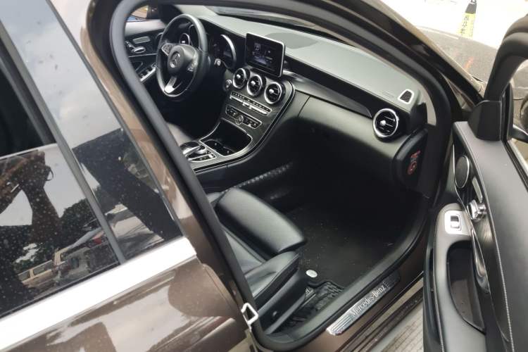 Used Mercedes-Benz C-Class 2015 C 200 L Sport Edition Right Front Seat