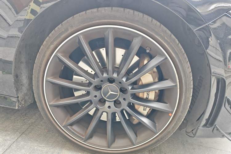 Used Mercedes-Benz A AMG 2021 AMG A 35 L 4MATIC Midnight Special Edition Right Front Wheel Hub