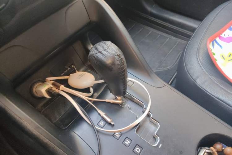 Used Hyundai ix35 2013 2.0L Automatic Two-Wheel Drive Smart GLS China V Standard Gear Lever