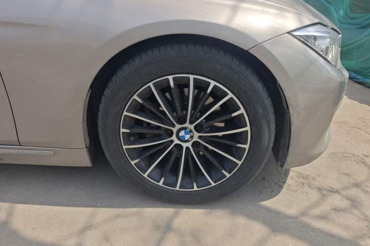 Used BMW 3 Series 2013 Facelift 320Li Fashion Design Package