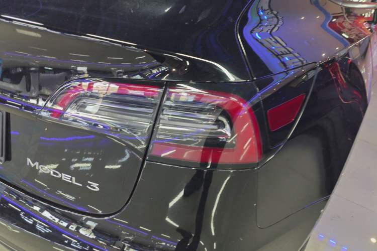 Used Tesla Model 3 2021 Standard Range Rear-Drive Upgraded Version Right Rear Taillight