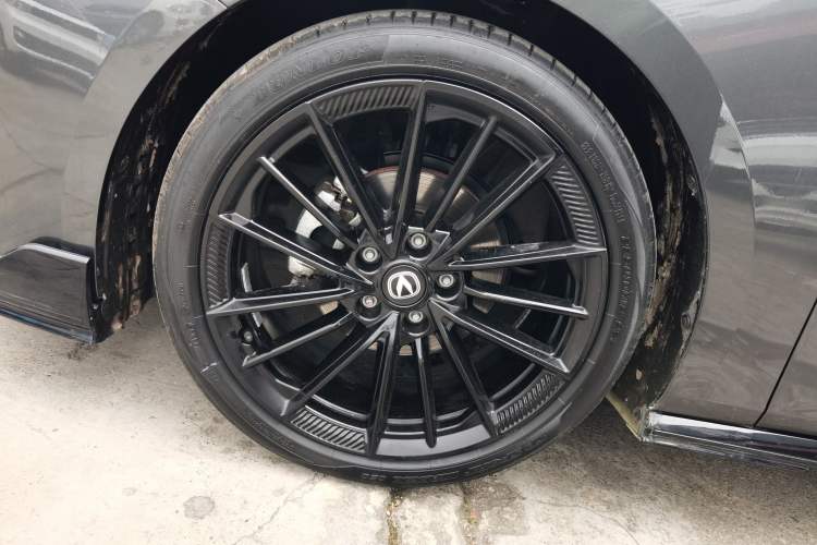 Used CHANGAN UNI-V 2023 1.5T Sport Edition
