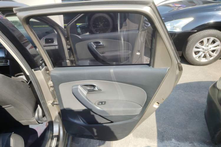 Used Volkswagen Polo 2014 1.6L Cross Polo Automatic