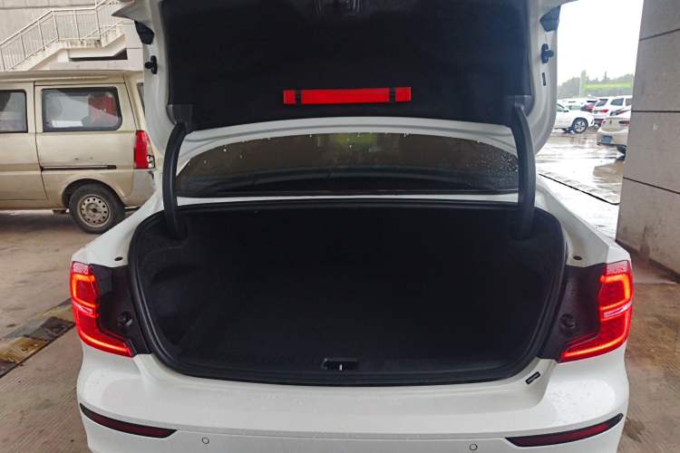 Used Volvo S60 2020 T4 Zhiyi Luxury Edition