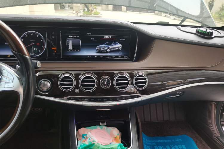 Used Mercedes-Benz Maybach S-Class 2016 S 400 4MATIC Audio And AC Panel