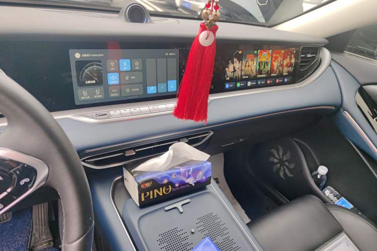 Used VOYAH FREE 2024 Ultra-Long Range Intelligent Driving Version Audio And AC Panel