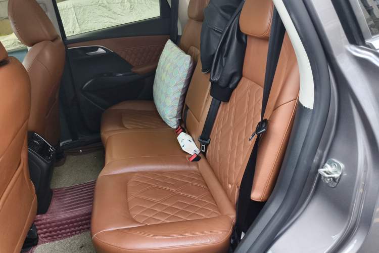 Used BORGWARD BX7 2016 28T Four-Wheel Drive Flagship Version 5 Seats Left Rear Seat