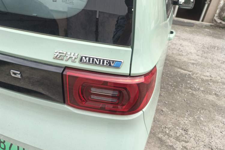 Used Wuling Hongguang MINIEV 2021 Macaron Sandwich Model 120 km Lithium NMC
