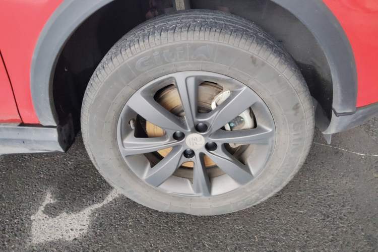 Used BYD Yuan New Energy 2018 EV360 Smart Connect Cool Edition Right Front Wheel Hub