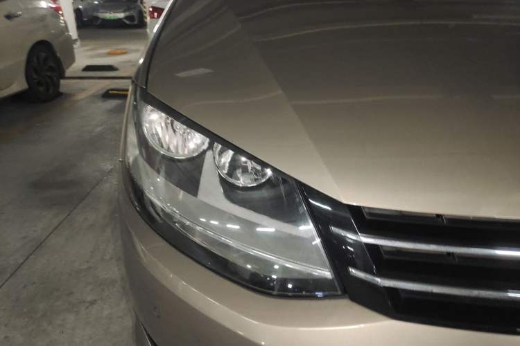 Used Volkswagen Sharan 2018 380TSI Comfort Edition 7-Seater Right Front Headlight