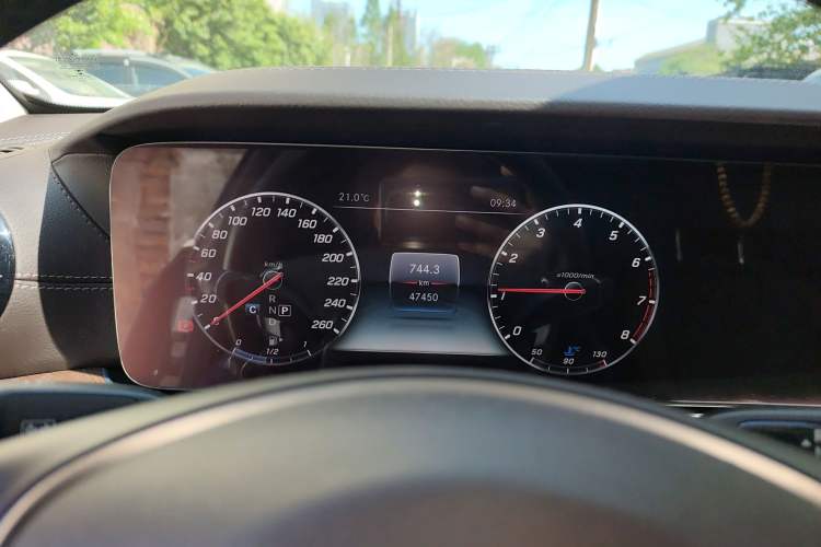 Used Mercedes-Benz E-Class 2018 Facelift E 300 L Luxury Edition Instrument Cluster