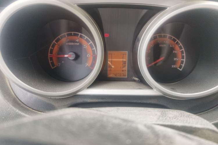 Used CHANGAN KAICHENG Ounuo S 2015 1.5L Jin Ouno Standard Model Odometer Close Up