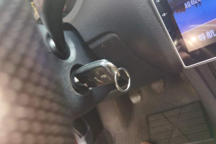 Used Volkswagen Polo 2016 1.4L Manual Fashion Model Vehicle Key