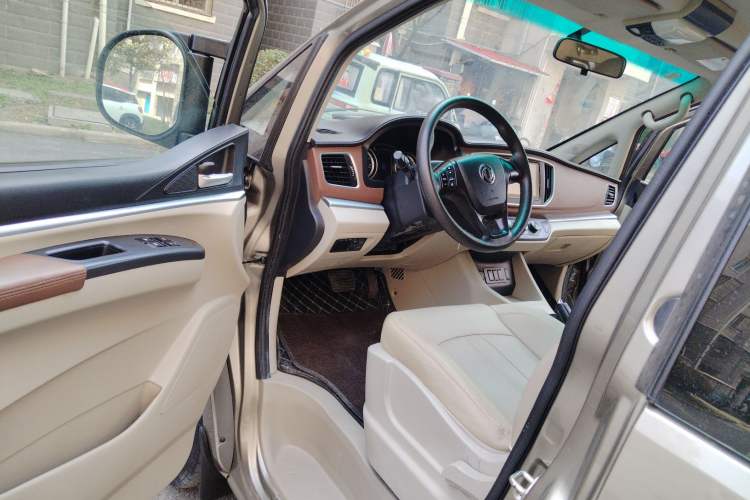 Used FORTHING Lingzhi M5 2020 Long-Range Luxury 7-Seater Model