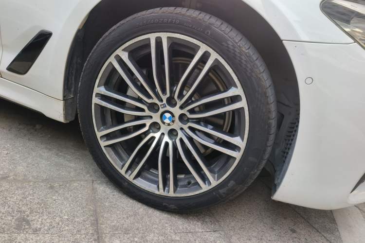 Used BMW 5 Series 2019 530Li Leading Model M Sport Package
