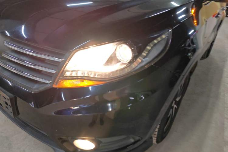 Used Dongfeng Fengon 580 2016 1.5T Manual Luxury Edition Left Front Headlight