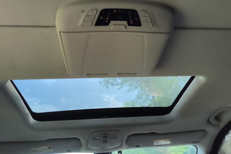 Used SAIC MAXUS G10 2014 2.0T Automatic Executive Edition