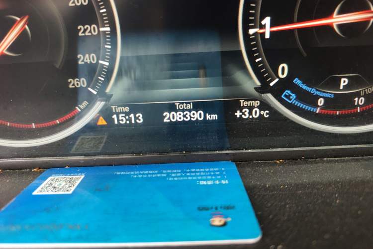 Used BMW 5 Series 2017 525Li Luxury Design Package Odometer Close Up