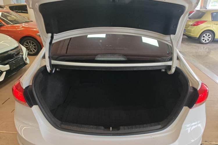 Used Hyundai Elantra (6th Generation / Lingdong) 2019 1.5L CVT ZhiXuan – Elite Version Trunk