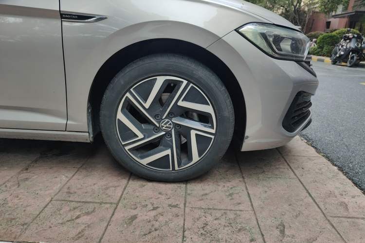 Used Volkswagen Sagitar 2023 280TSI DSG Excellence Edition Right Front Wheel Hub