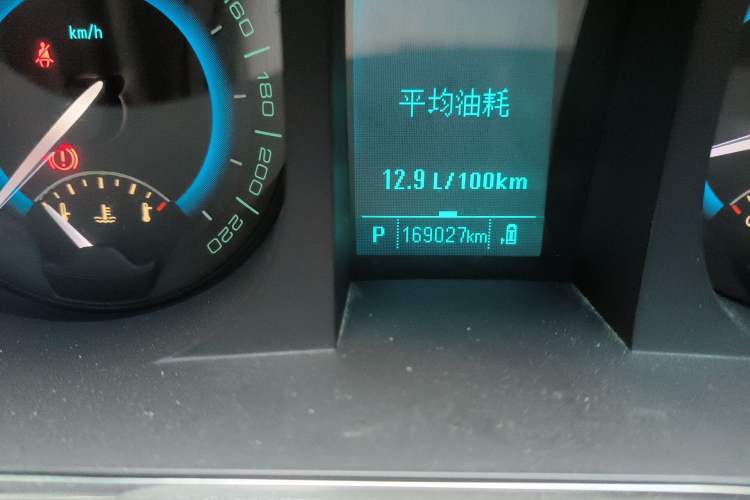 Used Buick GL8 2013 3.0L GT Luxury Business Haoya Edition Odometer Close Up