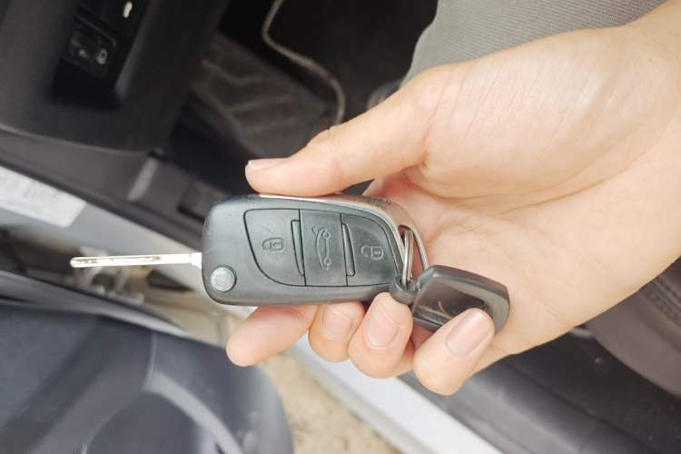 Used Citroen C4L 2015 1.2T Automatic Luxury Edition Vehicle Key