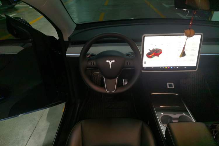 Used Tesla Model Y 2024 Long-Range All-Wheel-Drive Version
