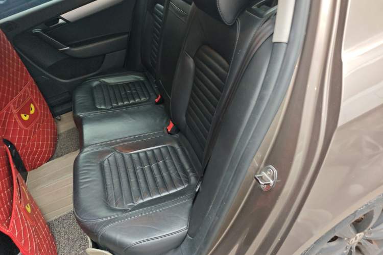Used Volkswagen Magotan 2013 1.8TSI Premier Model Left Rear Seat