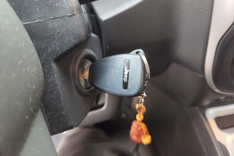 Used Jeep Compass 2014 2.0L two-wheel drive luxury version Vehicle Key