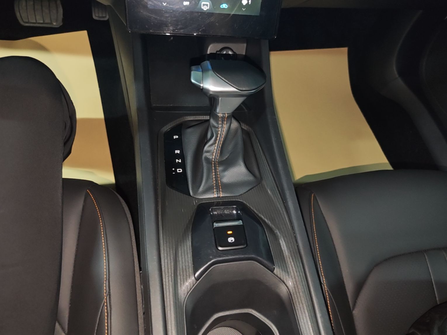 Dongfeng Aeolus Yixuan 2024 1.5L Automatic JingSu Edition — снимка 16