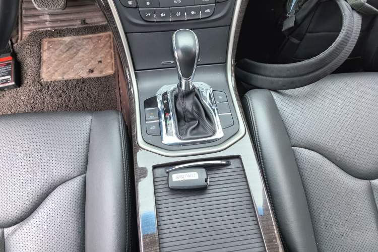 Used CHANGAN Raeton 2014 1.8T Automatic Prestige Anniversary Edition China IV Standard