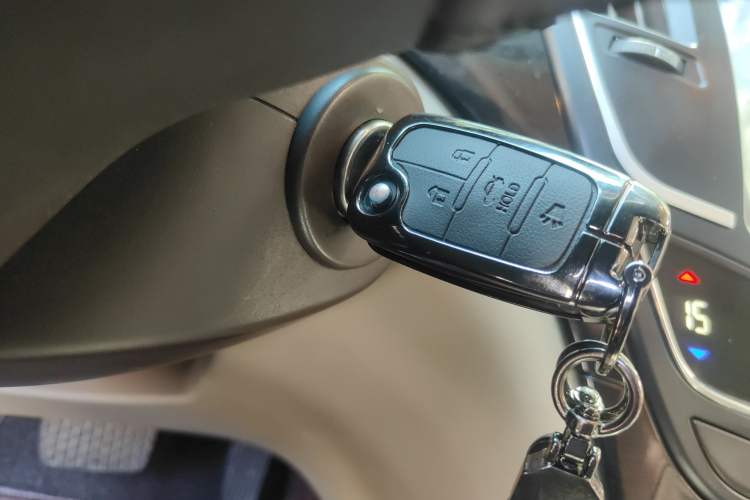 Used Buick Regal 2014 2.0L Leading Fashion Edition Vehicle Key