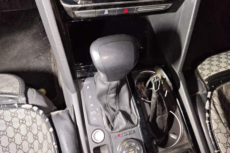 Used Volkswagen Teramont 2020 380TSI Four-Wheel Drive Luxury Version China VI Standard Gear Lever