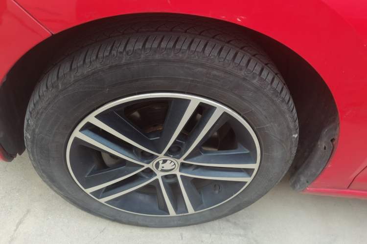 Used Skoda Rapid Spaceback 2014 1.6L Automatic Enjoyment Edition