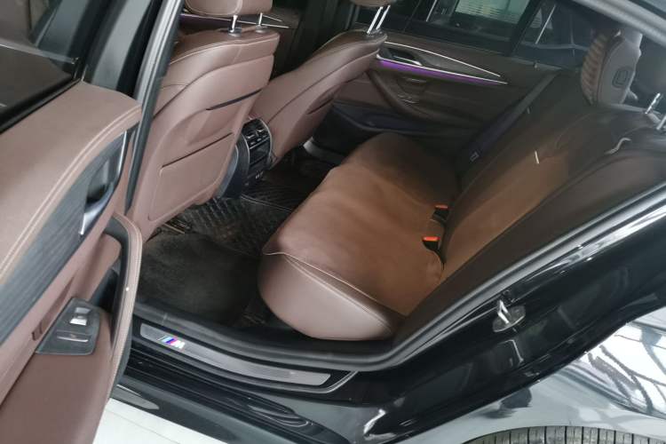 Used BMW 5 Series 2022 Second Facelift 530Li Leading Edition M Sport Package
