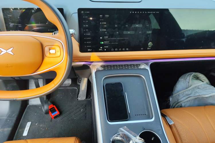 Used XPeng G9 2025 625 Long-Range Max Audio And AC Panel