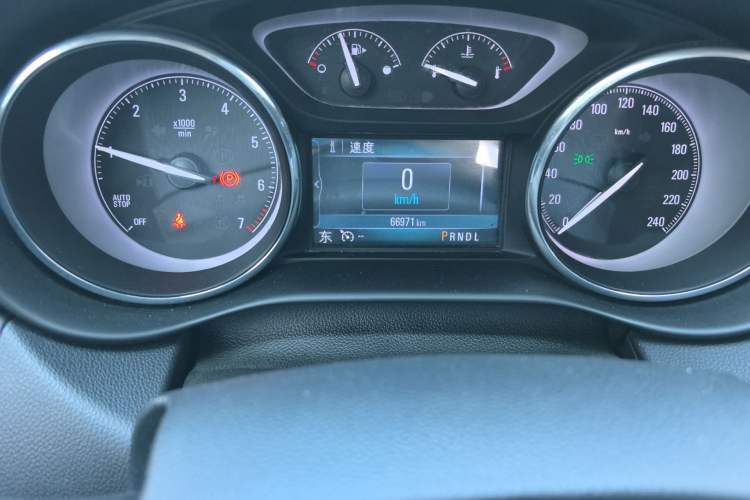 Used Buick Envision 2020 20T Two-Wheel Drive Elite Version Odometer Close Up