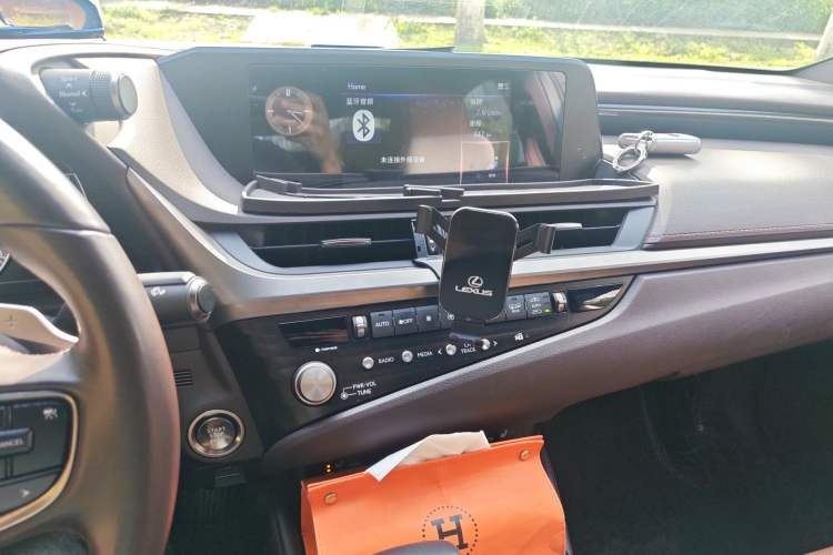 Used Lexus ES 2020 200 Excellence Edition Audio And AC Panel