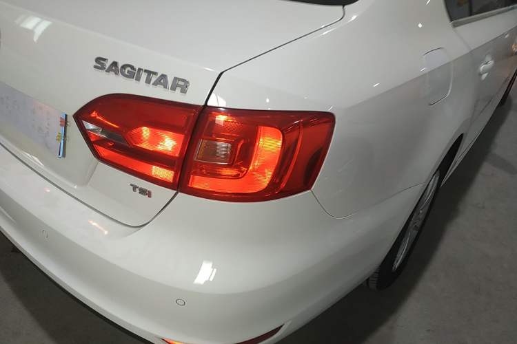 Used Volkswagen Sagitar 2014 Revised Version 1.4TSI Manual Luxury Edition
