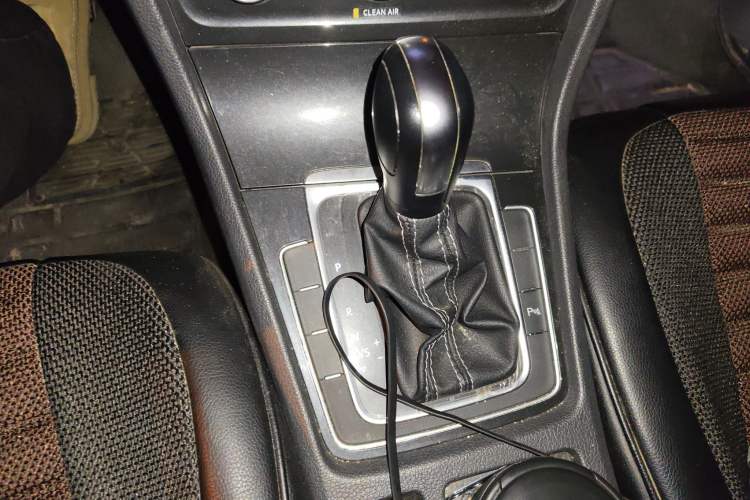 Used Volkswagen Golf 2017 1.6L Automatic Comfort Million-Vehicle Anniversary Edition
