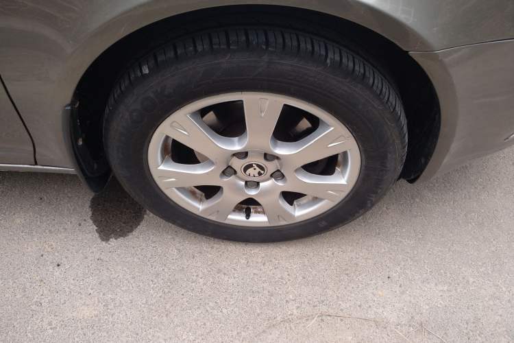 Used Skoda Octavia 2015 Classic Model 1.6L Manual Eado Version Right Front Wheel Hub