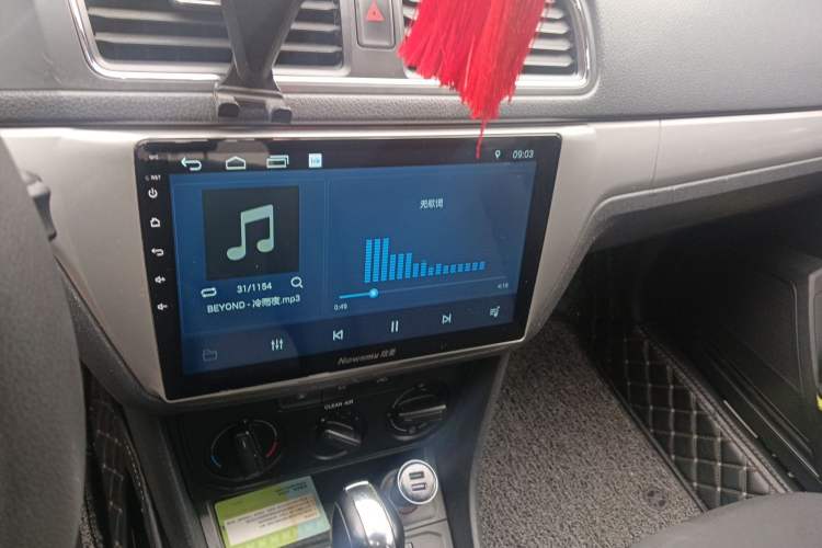 Used Volkswagen Lavida 2017 1.6L Automatic Fashion Edition Audio And AC Panel