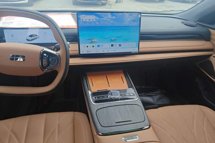 Used Geely Galaxy Galaxy 8 2025 130km EM-i Prestige Edition