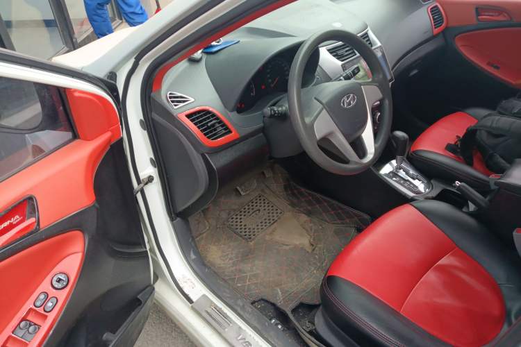 Used Hyundai Verna (older generation) 2010 Sedan 1.4L Automatic Comfort Model GS