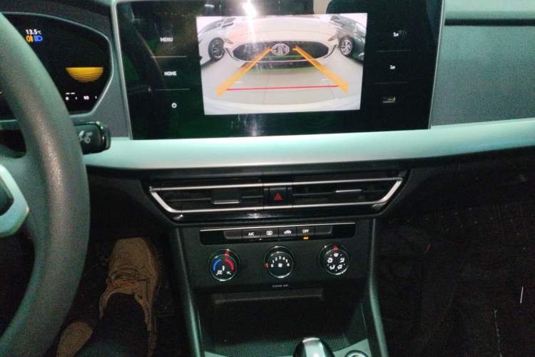 Used Volkswagen Lavida 2024 1.5L Automatic DeYi Edition Audio And AC Panel