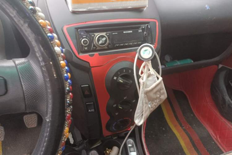 Used BYD F0 2011 Shangku Edition 1.0L XuanKu Model Audio And AC Panel