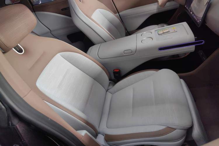 Used Avatr 07 2024 Pro+ All-Electric Version Right Front Seat